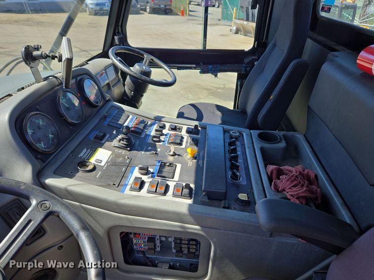 image for item EC4174 2017 Elgin Pelican Series NP street sweeper