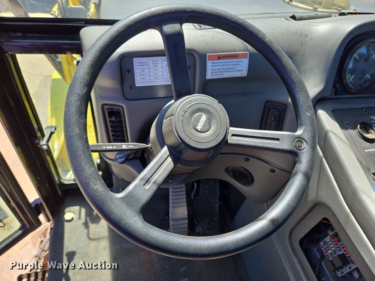 image for item EC4174 2017 Elgin Pelican Series NP street sweeper