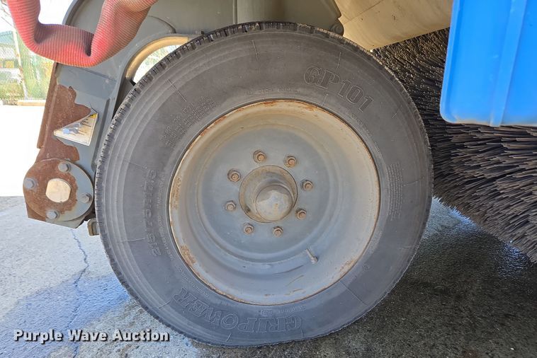 image for item EC4174 2017 Elgin Pelican Series NP street sweeper