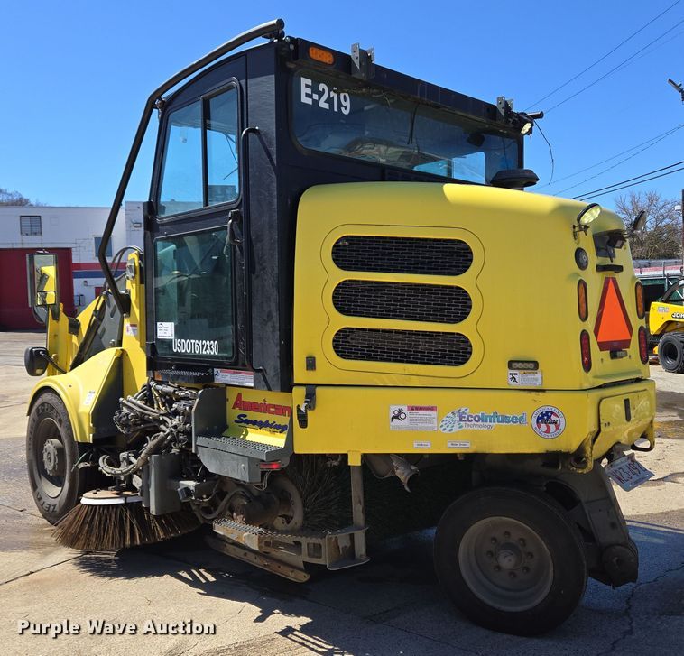 image for item EC4175 2017 Elgin Pelican Series NP street sweeper