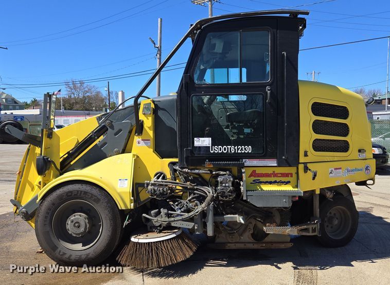 image for item EC4175 2017 Elgin Pelican Series NP street sweeper