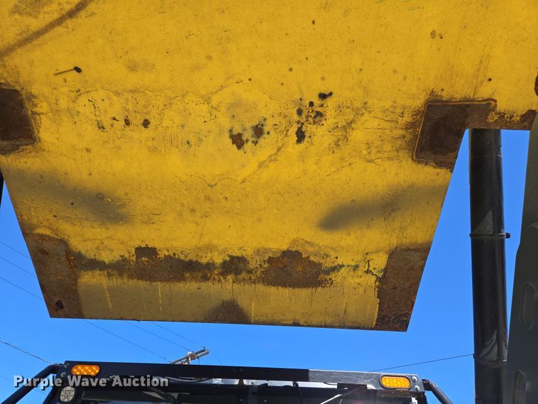 image for item EC4175 2017 Elgin Pelican Series NP street sweeper