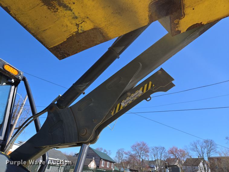 image for item EC4175 2017 Elgin Pelican Series NP street sweeper