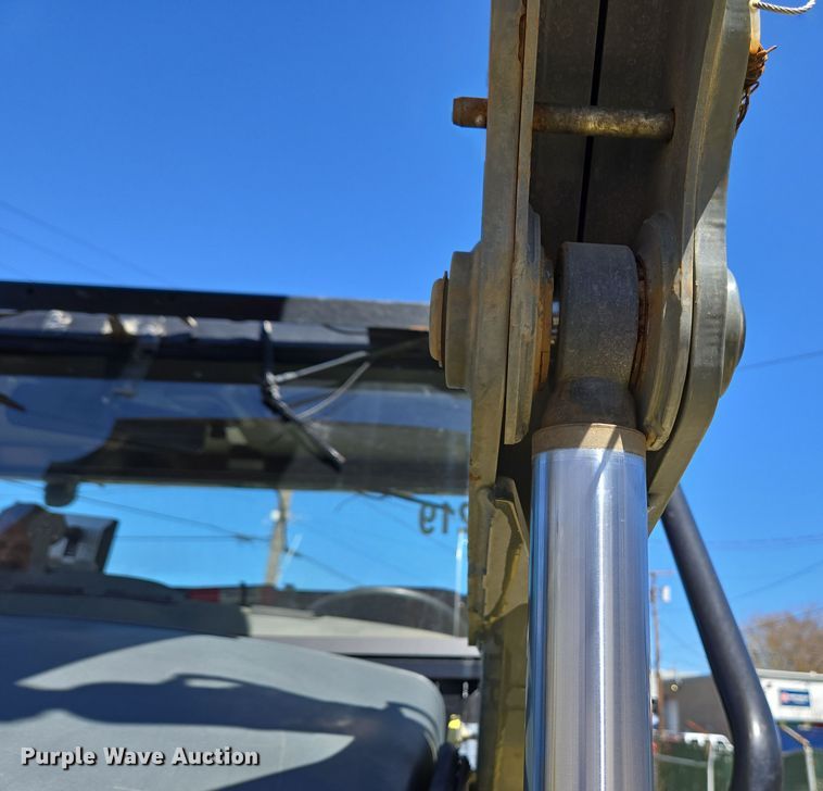 image for item EC4175 2017 Elgin Pelican Series NP street sweeper