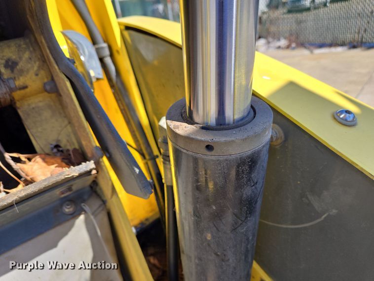 image for item EC4175 2017 Elgin Pelican Series NP street sweeper