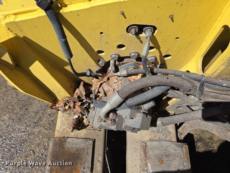 image for item EC4175 2017 Elgin Pelican Series NP street sweeper