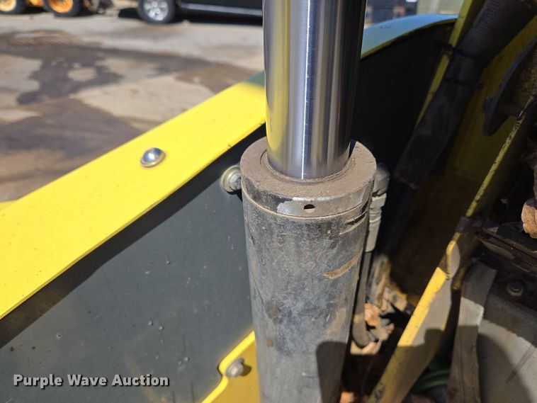 image for item EC4175 2017 Elgin Pelican Series NP street sweeper