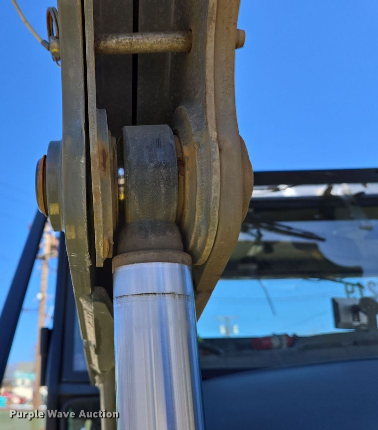 image for item EC4175 2017 Elgin Pelican Series NP street sweeper