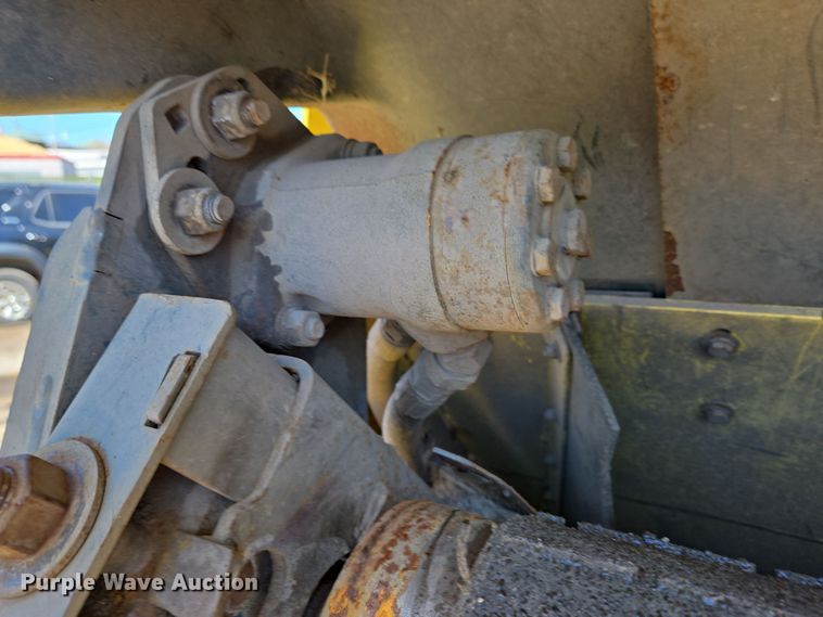 image for item EC4175 2017 Elgin Pelican Series NP street sweeper