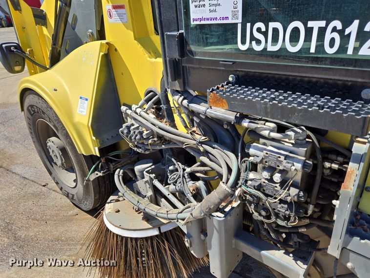 image for item EC4175 2017 Elgin Pelican Series NP street sweeper