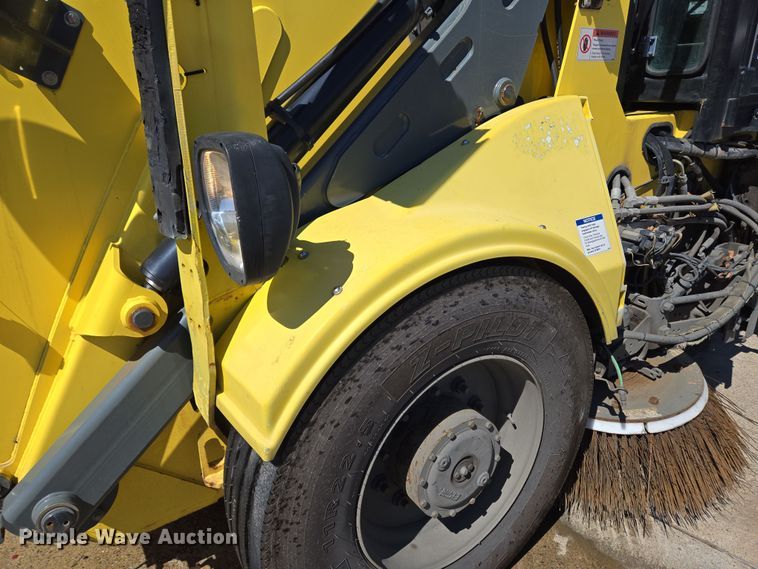 image for item EC4175 2017 Elgin Pelican Series NP street sweeper