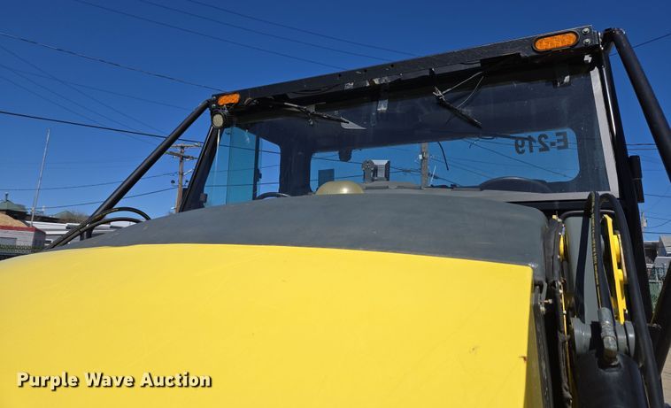 image for item EC4175 2017 Elgin Pelican Series NP street sweeper