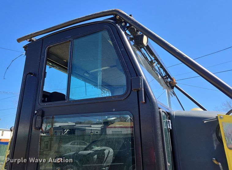 image for item EC4175 2017 Elgin Pelican Series NP street sweeper