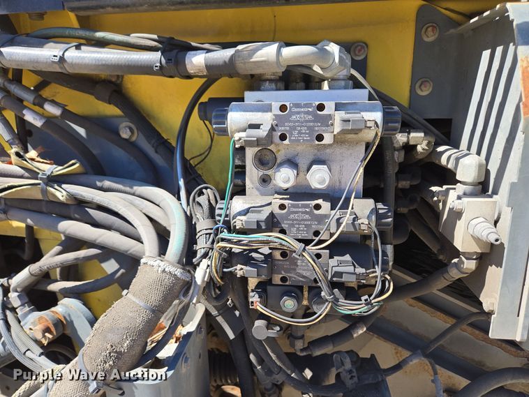 image for item EC4175 2017 Elgin Pelican Series NP street sweeper