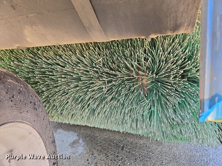 image for item EC4175 2017 Elgin Pelican Series NP street sweeper