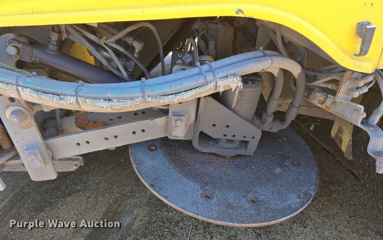 image for item EC4175 2017 Elgin Pelican Series NP street sweeper