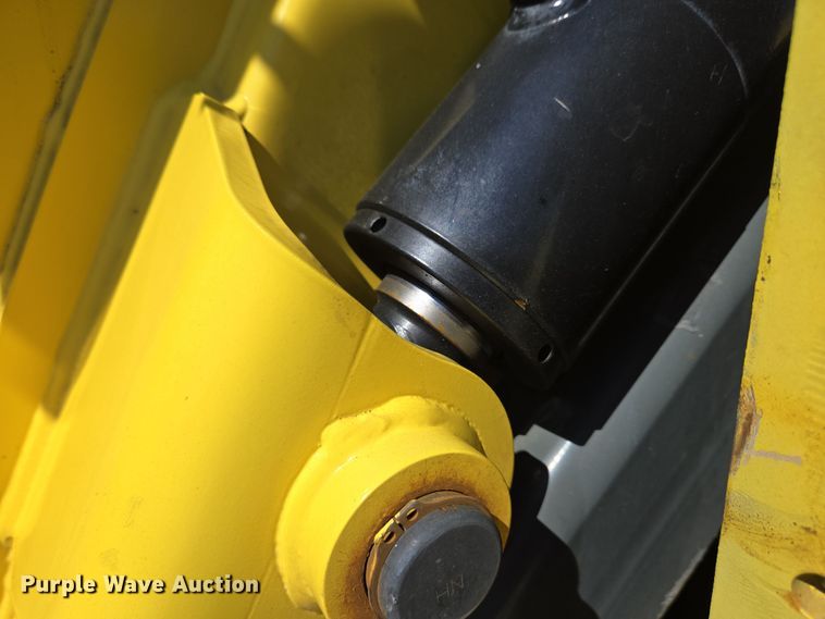 image for item EC4175 2017 Elgin Pelican Series NP street sweeper