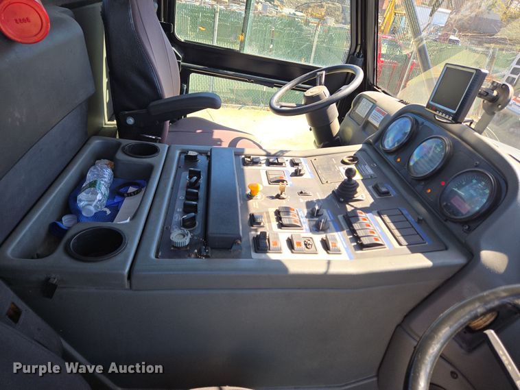 image for item EC4175 2017 Elgin Pelican Series NP street sweeper