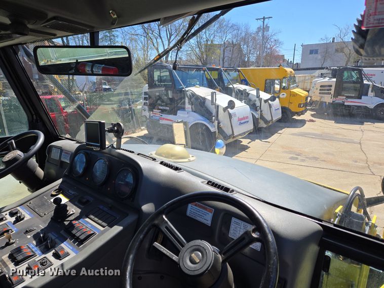 image for item EC4175 2017 Elgin Pelican Series NP street sweeper