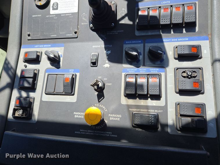 image for item EC4175 2017 Elgin Pelican Series NP street sweeper