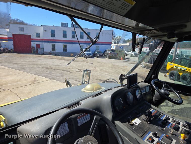 image for item EC4175 2017 Elgin Pelican Series NP street sweeper