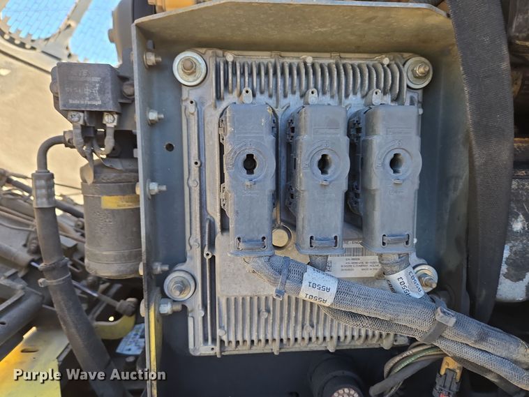 image for item EC4175 2017 Elgin Pelican Series NP street sweeper