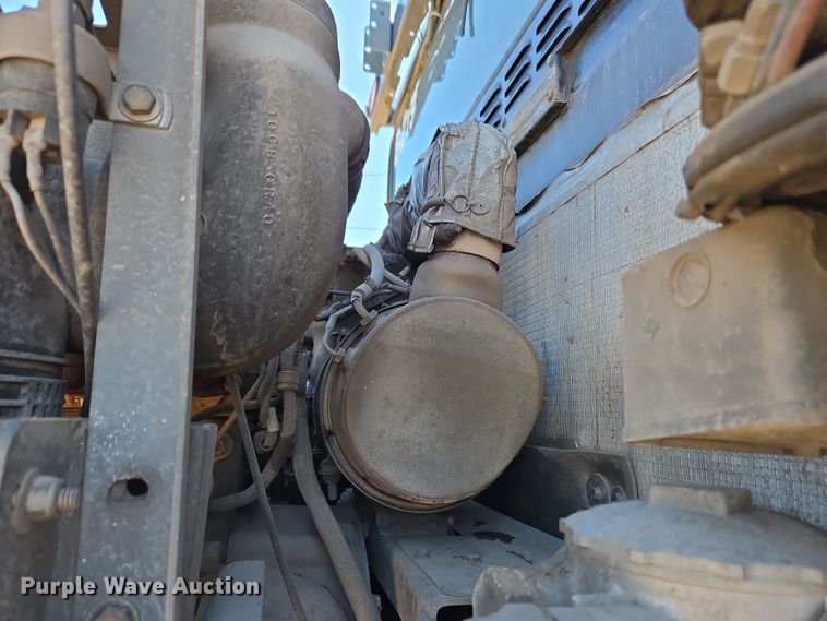 image for item EC4175 2017 Elgin Pelican Series NP street sweeper