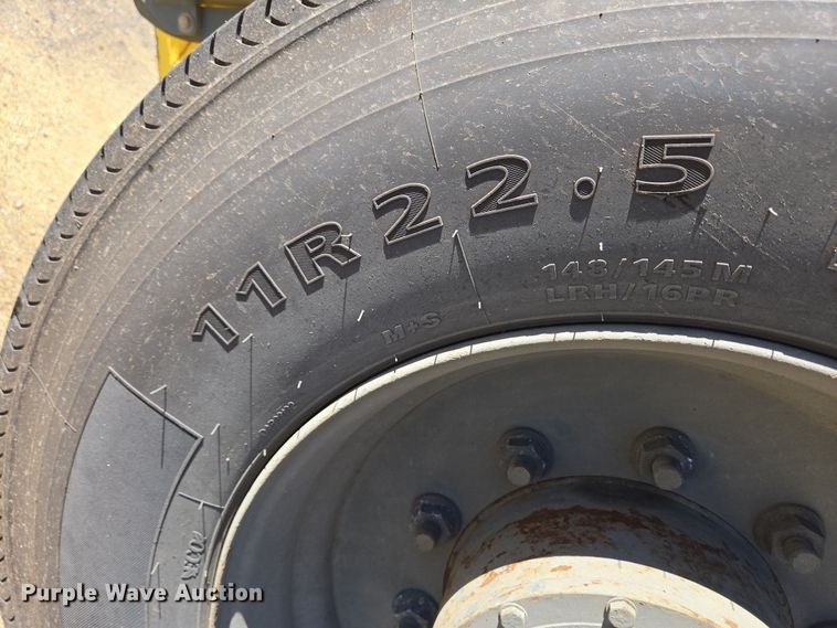 image for item EC4175 2017 Elgin Pelican Series NP street sweeper