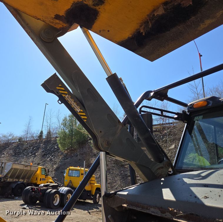 image for item EC4181 2009 Elgin Pelican Series NP street sweeper