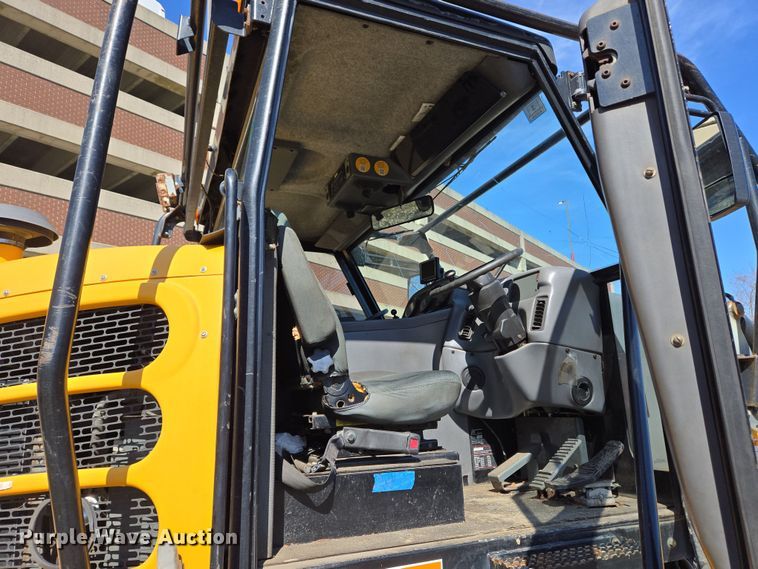 image for item EC4181 2009 Elgin Pelican Series NP street sweeper