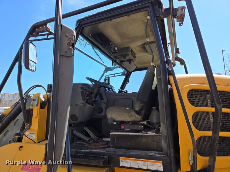 image for item EC4181 2009 Elgin Pelican Series NP street sweeper