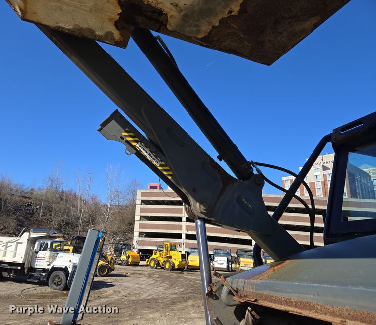 image for item EC4183 2015 Elgin Pelican Series NP street sweeper