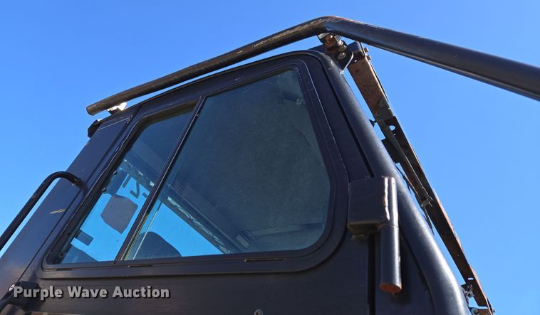 image for item EC4183 2015 Elgin Pelican Series NP street sweeper