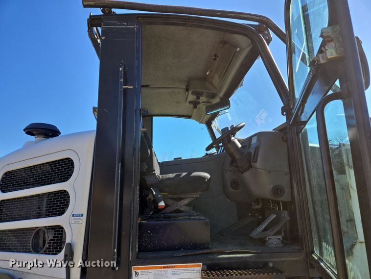 image for item EC4183 2015 Elgin Pelican Series NP street sweeper