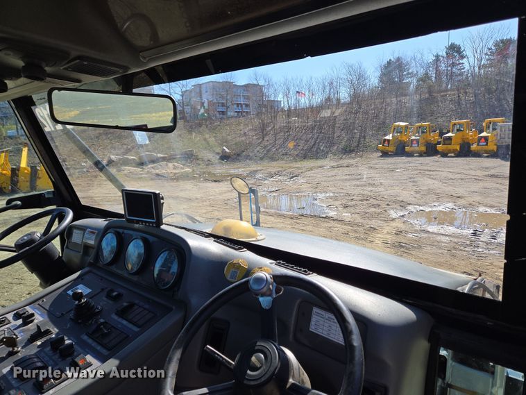 image for item EC4183 2015 Elgin Pelican Series NP street sweeper