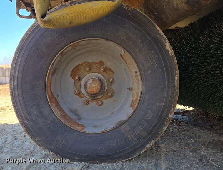 image for item EC4183 2015 Elgin Pelican Series NP street sweeper