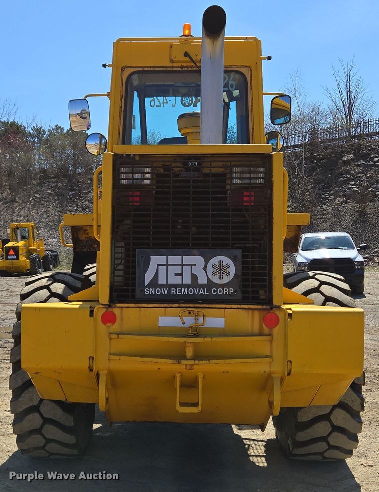 image for item EC4184 1994 Case 621B wheel loader