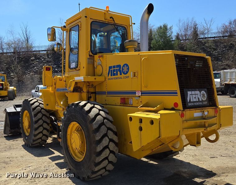 image for item EC4184 1994 Case 621B wheel loader