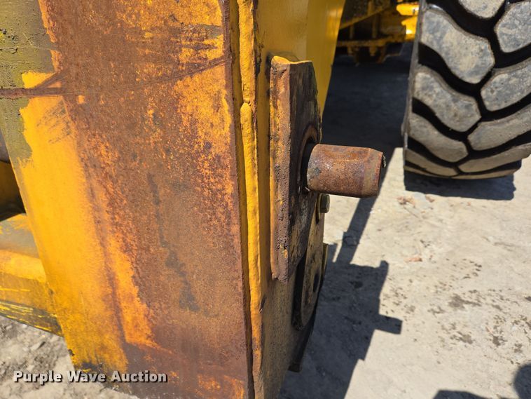 image for item EC4184 1994 Case 621B wheel loader