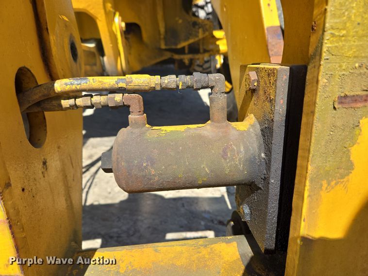 image for item EC4184 1994 Case 621B wheel loader