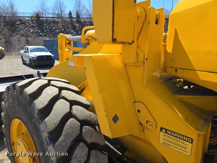 image for item EC4184 1994 Case 621B wheel loader