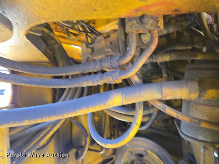 image for item EC4184 1994 Case 621B wheel loader