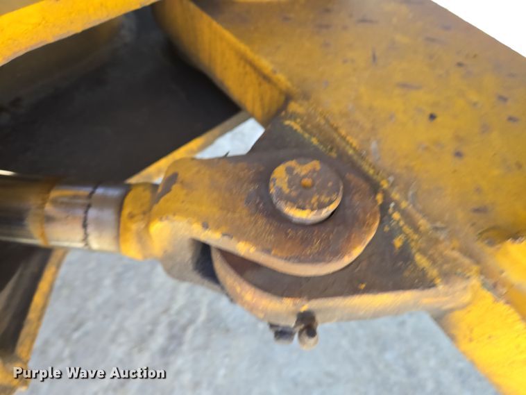 image for item EC4184 1994 Case 621B wheel loader