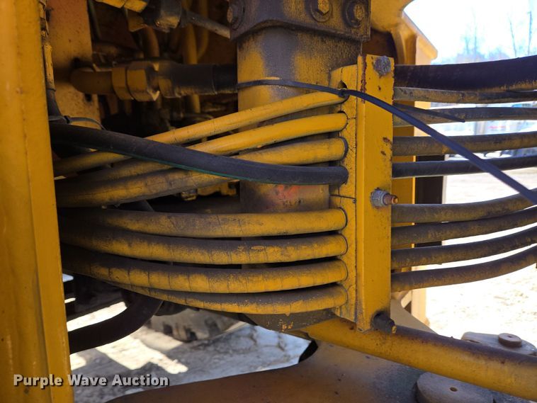 image for item EC4184 1994 Case 621B wheel loader