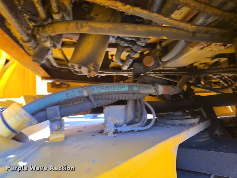 image for item EC4184 1994 Case 621B wheel loader