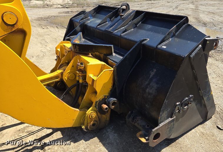 image for item EC4184 1994 Case 621B wheel loader