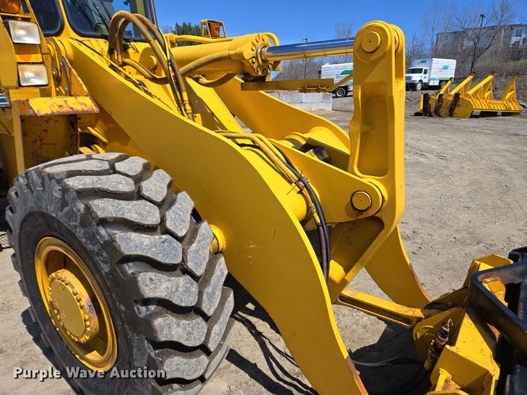 image for item EC4184 1994 Case 621B wheel loader