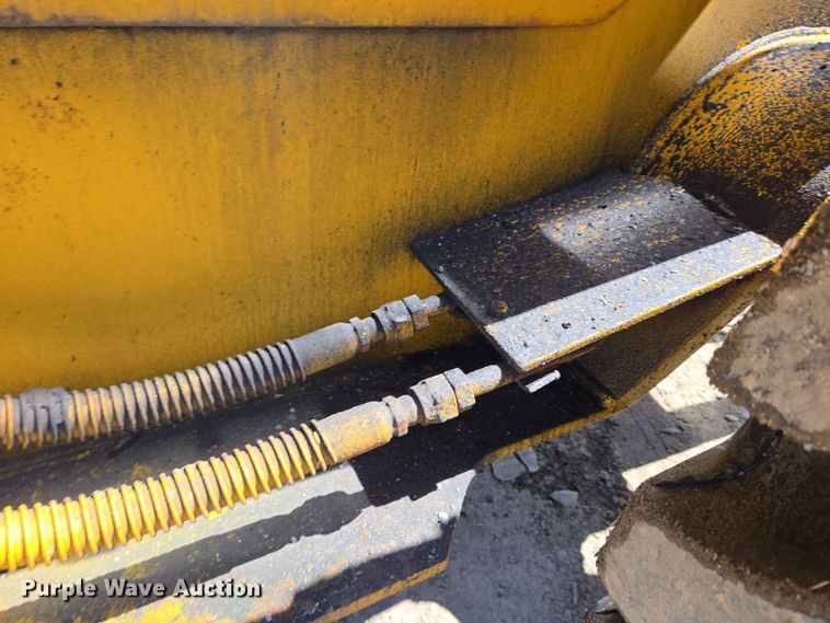 image for item EC4184 1994 Case 621B wheel loader