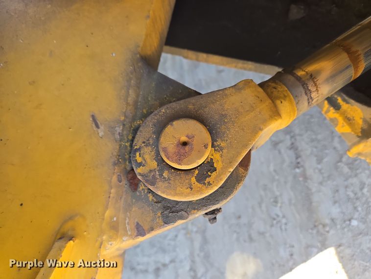 image for item EC4184 1994 Case 621B wheel loader