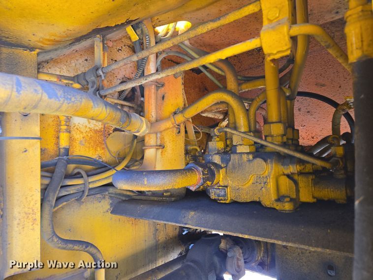 image for item EC4184 1994 Case 621B wheel loader